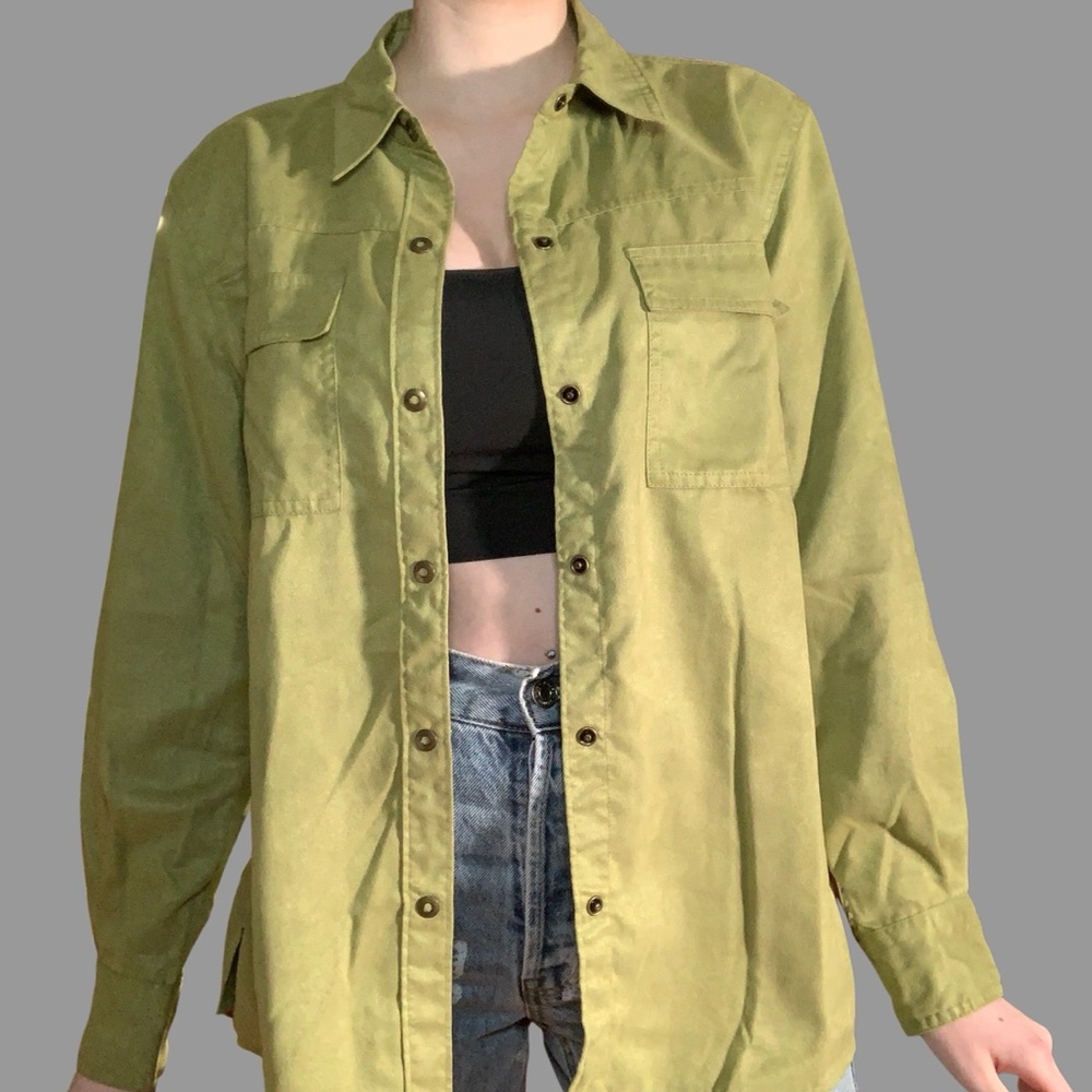 Chico’s chartreuse snap front long sleeve shirt
